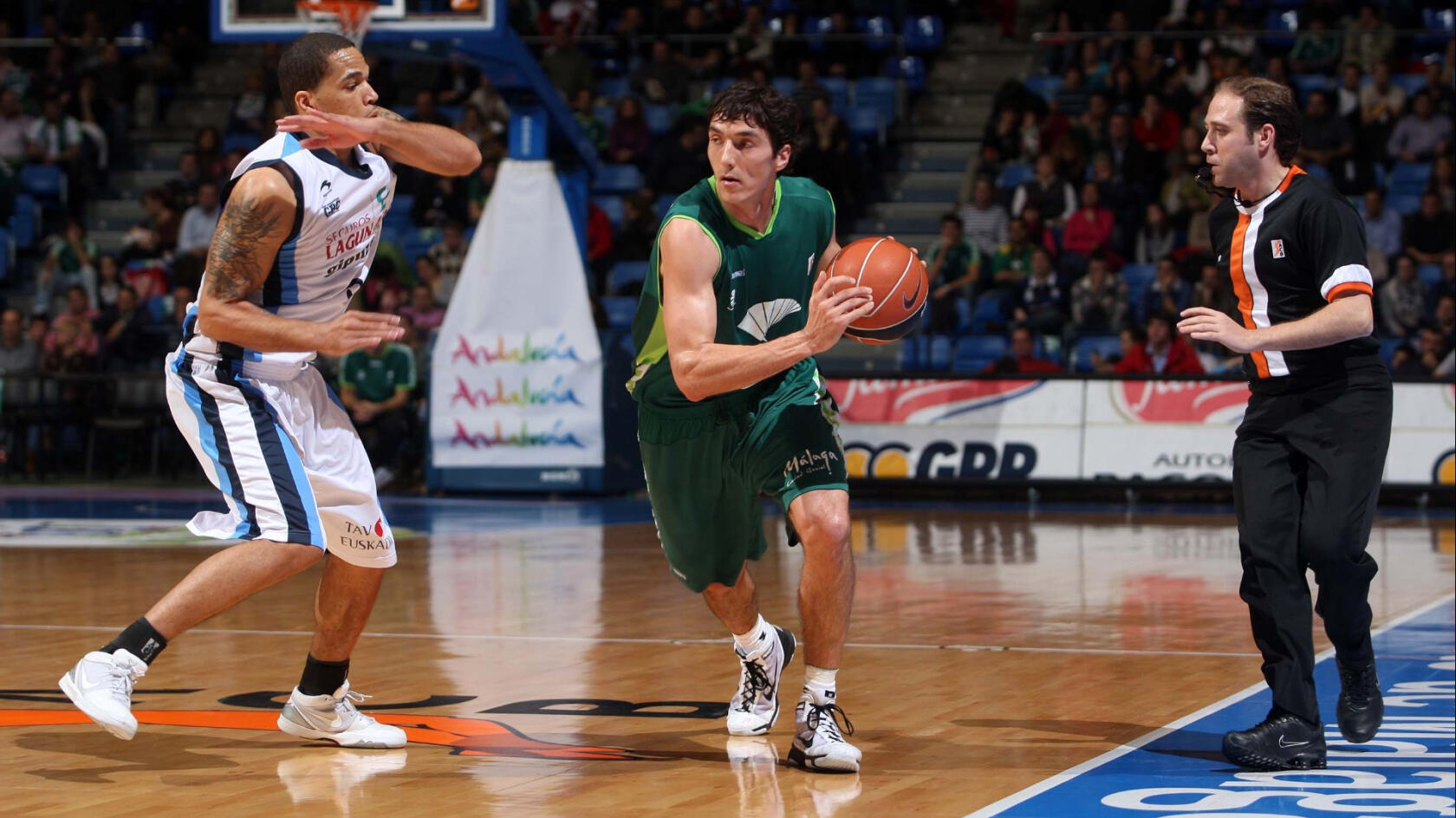 El Unicaja, a por el triunfo en la patria de Jiri Welsch