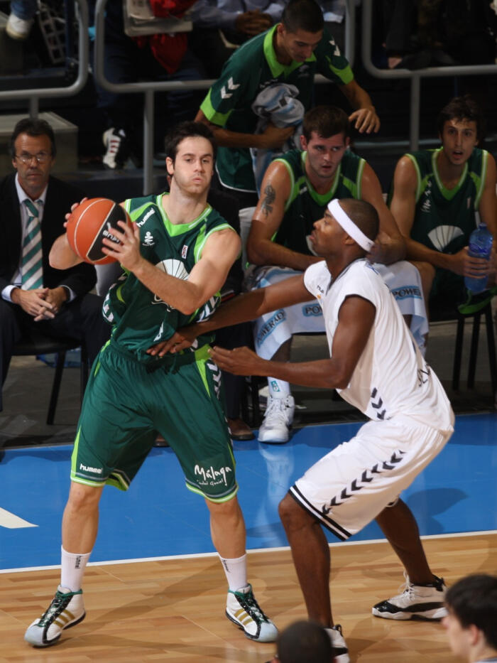 Pablo Almazán ante el Cajasol