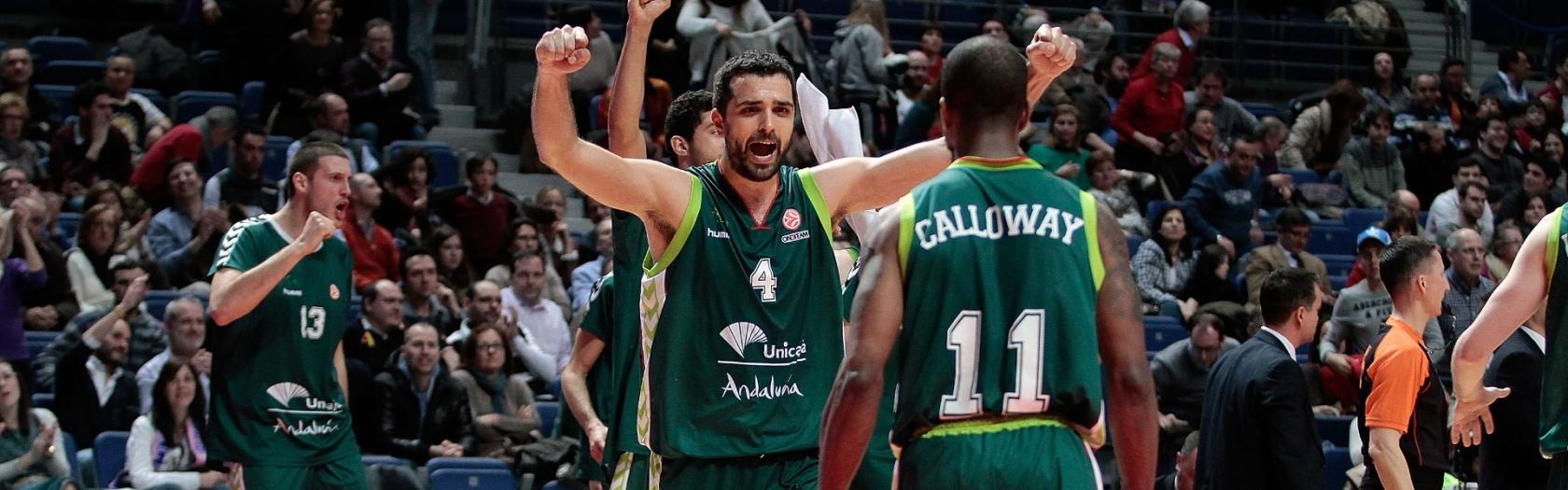 Los jugadores celebran la victoria