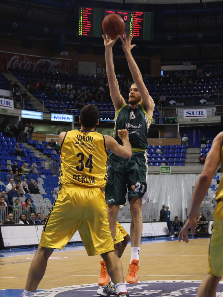 Zoric lanza desde la botella