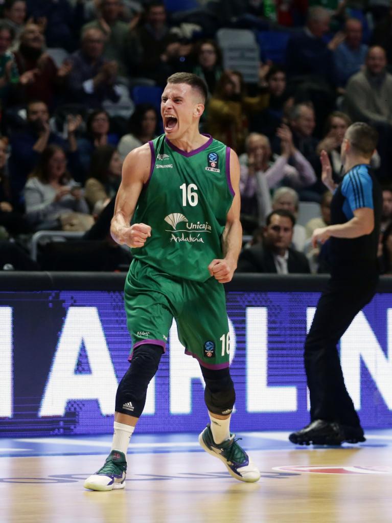 Nedovic celebra una jugada