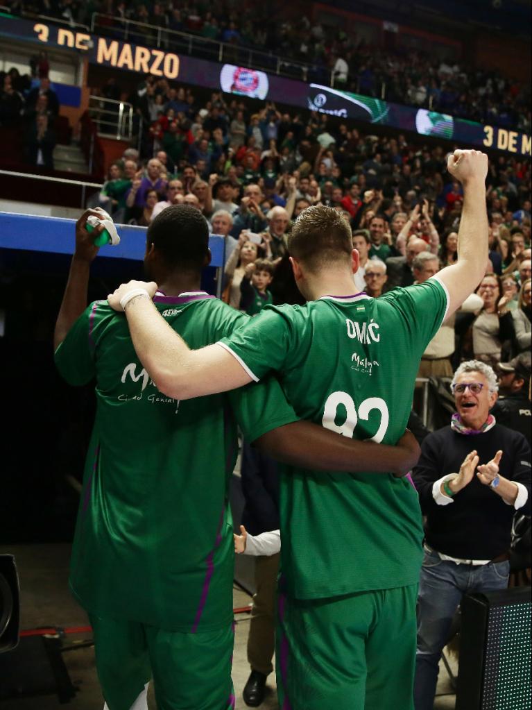 Omić y Okouo celebran la victoria