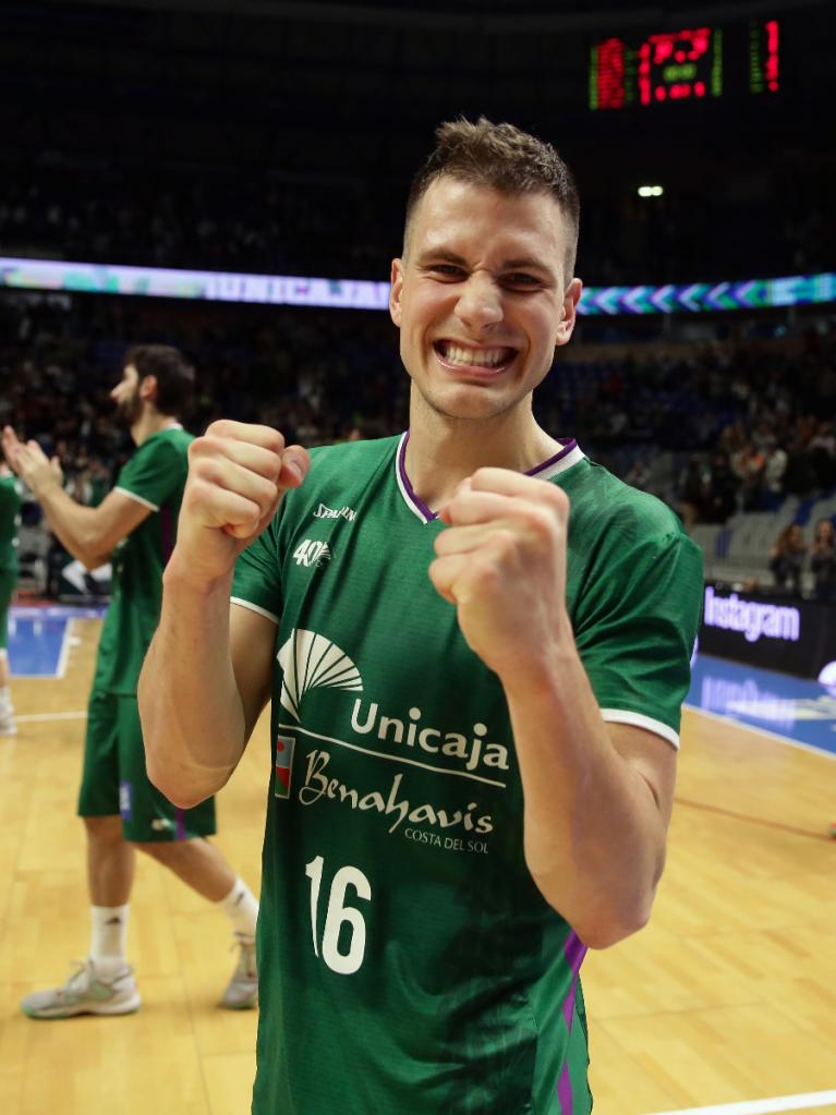 Nedović celebra la victoria