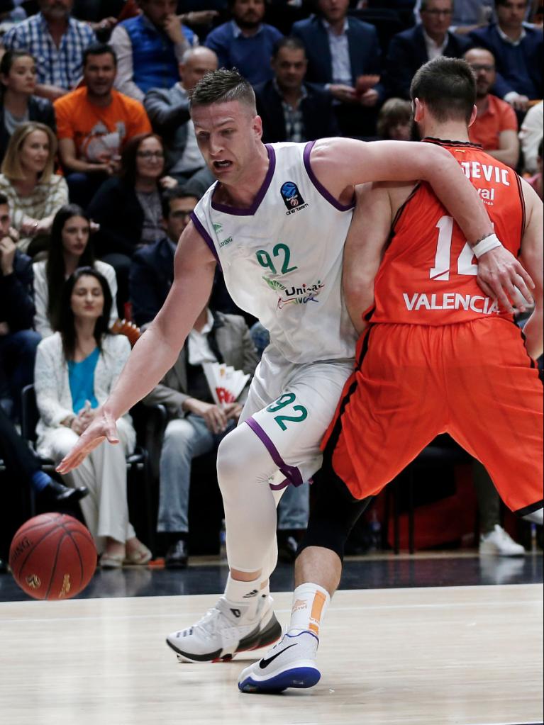 Omic trata de superar a Dubljevic