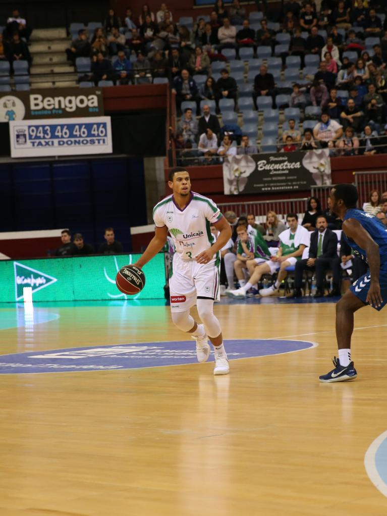 McCallum, dirigiendo al equipo