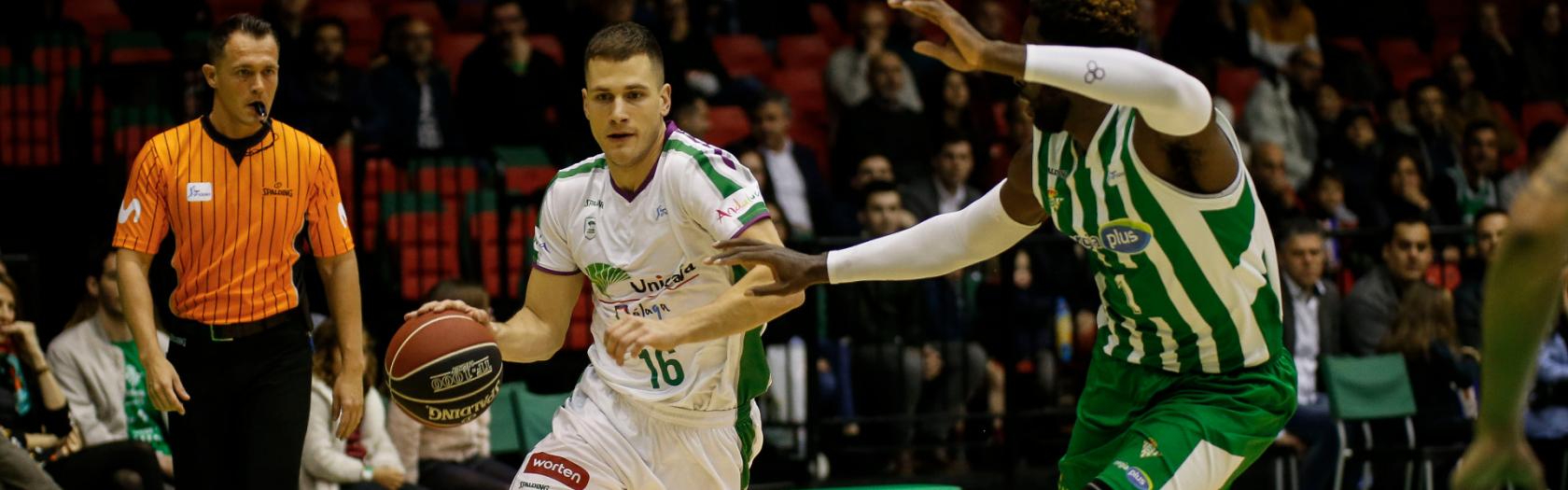 Nedovic, defendido por Anosike