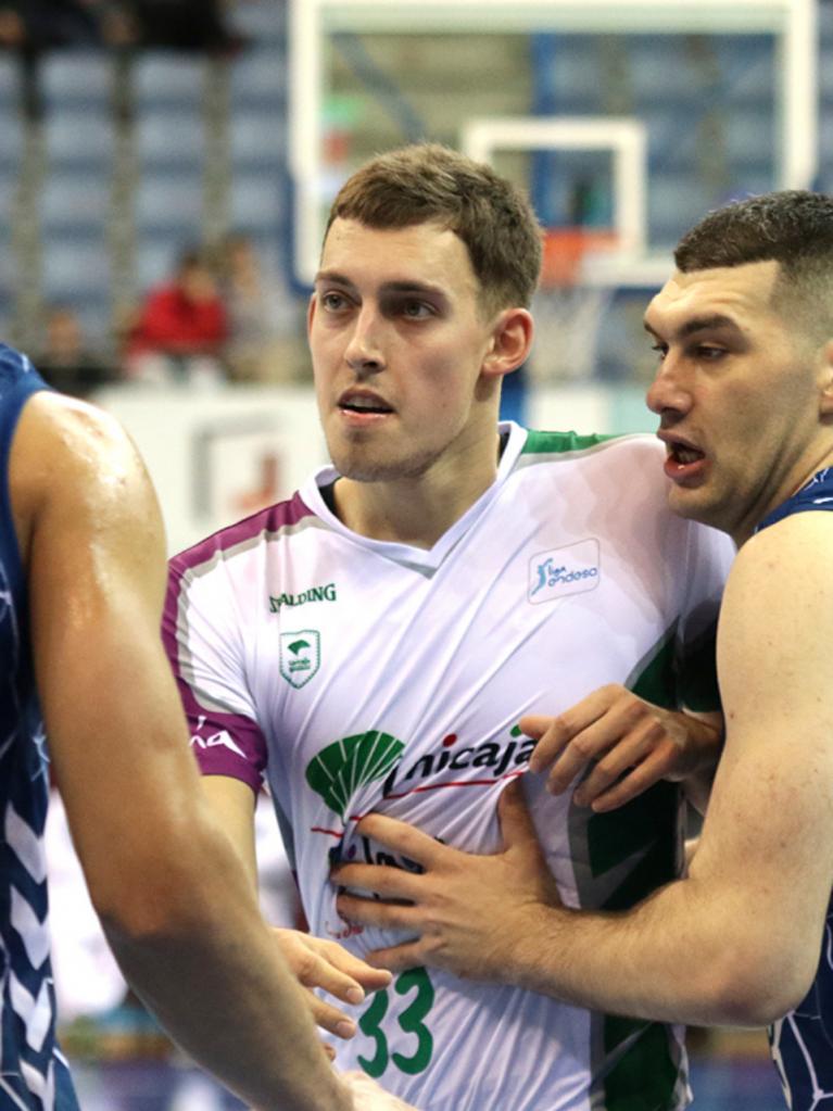 Wiltjer lucha por la posición