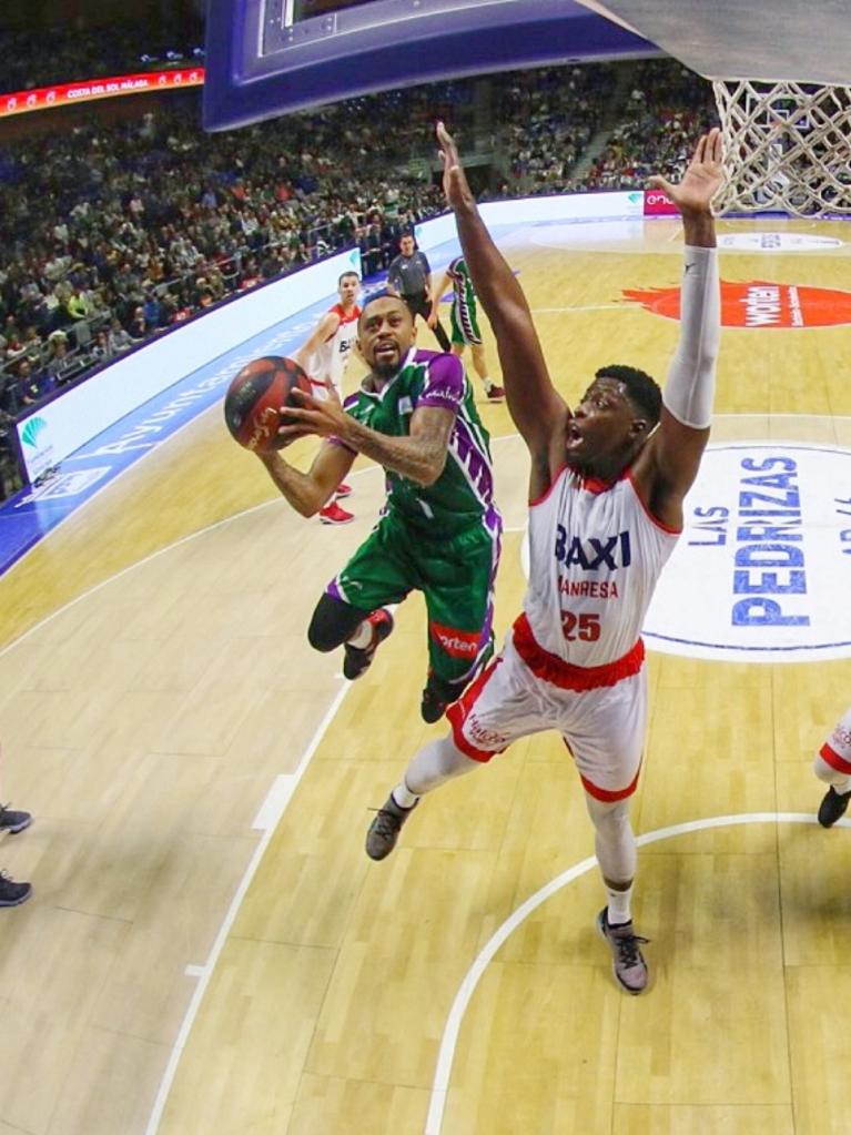 Boatright penetra a canasta