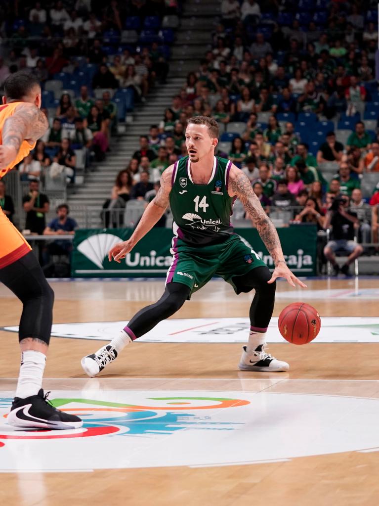 Adams, durante una jugada