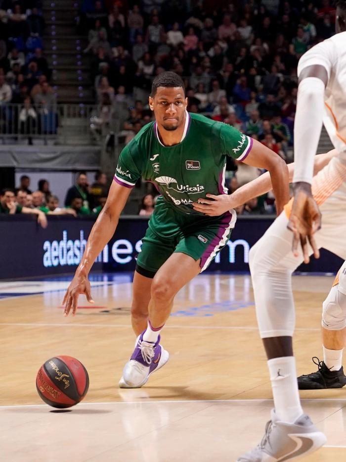 Toupane se marcha de su defensor