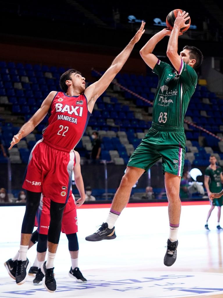 Bouteille lanza ante Vaulet