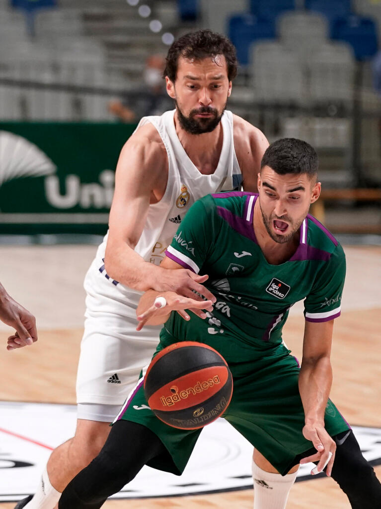 Jaime Fernández defendido por Sergio Llull