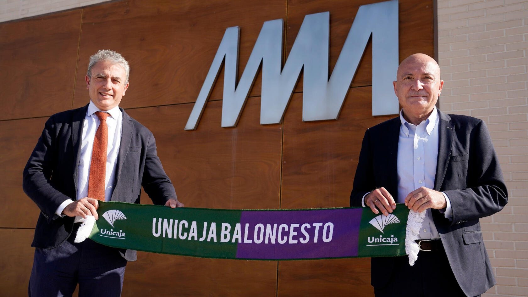 Unicaja Baloncesto sigue viajando con Metro Málaga