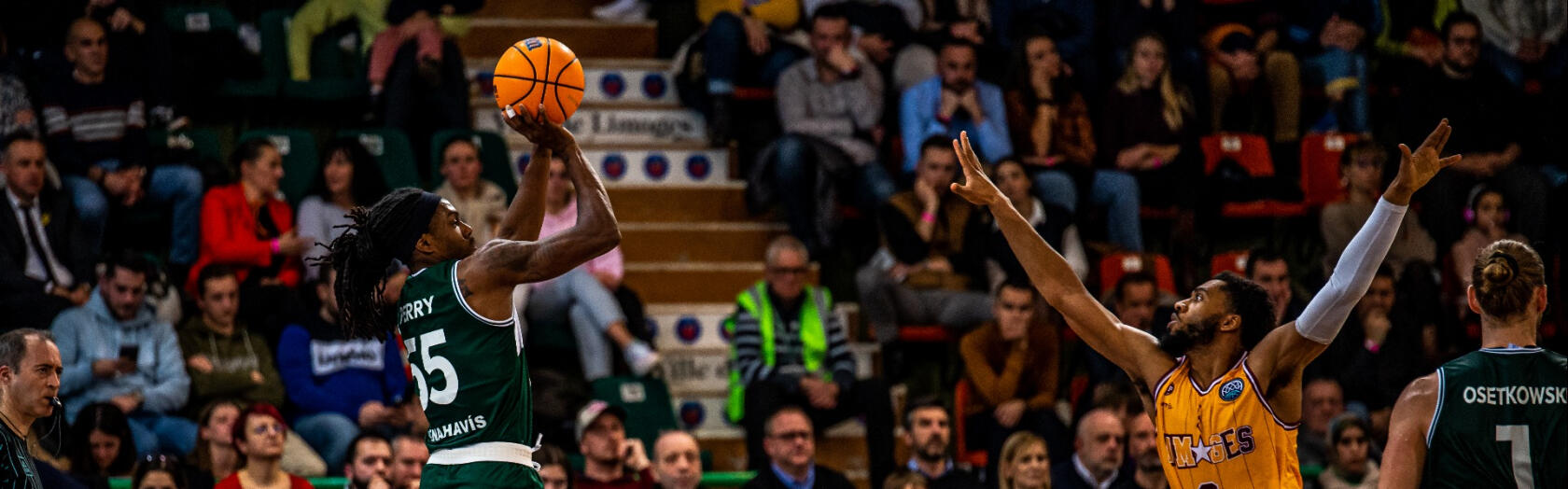 Kendrick Perry lanza una suspensión ante el Limoges