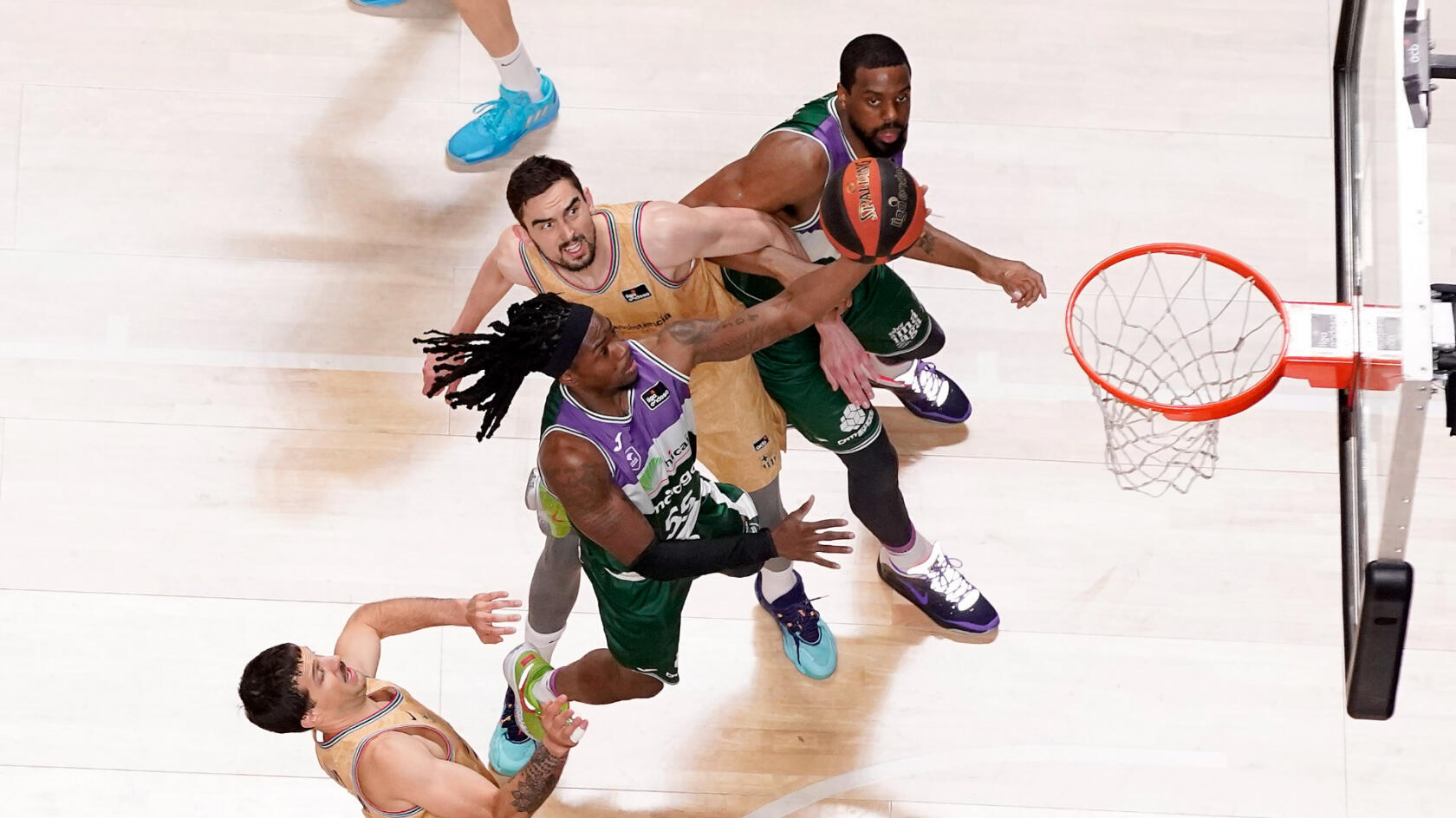 Unicaja falls at the last minute against Barça (81-86)