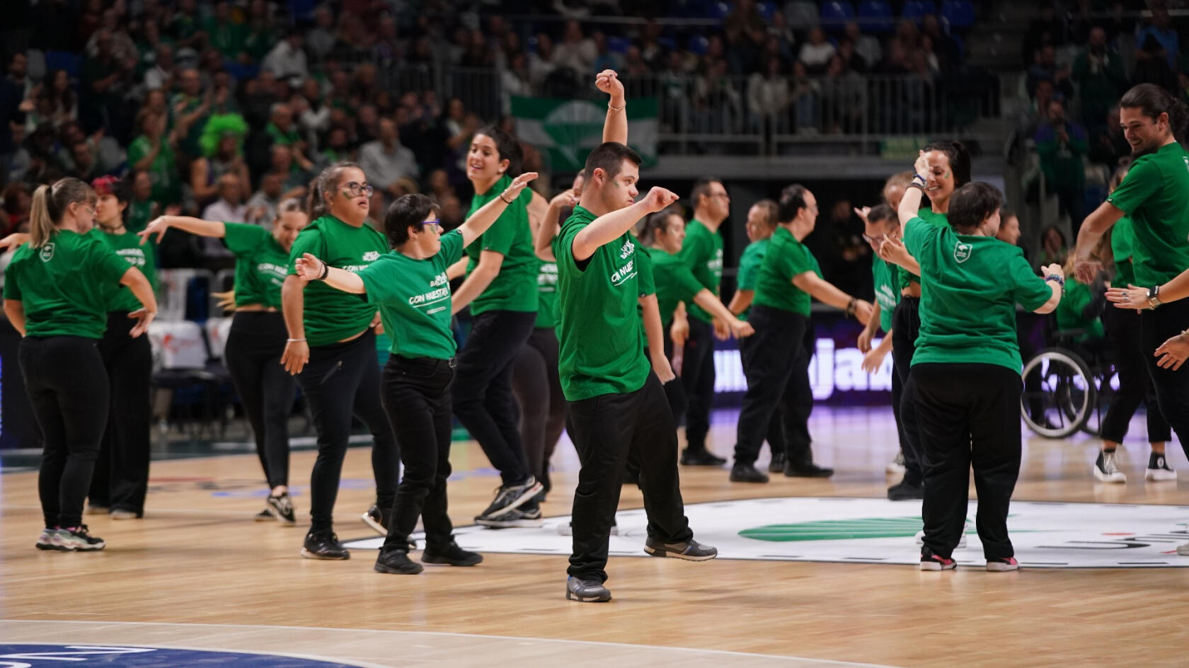 Maravillosa actuación de los chicos de Down Málaga y AMAPPACE con nuestro himno