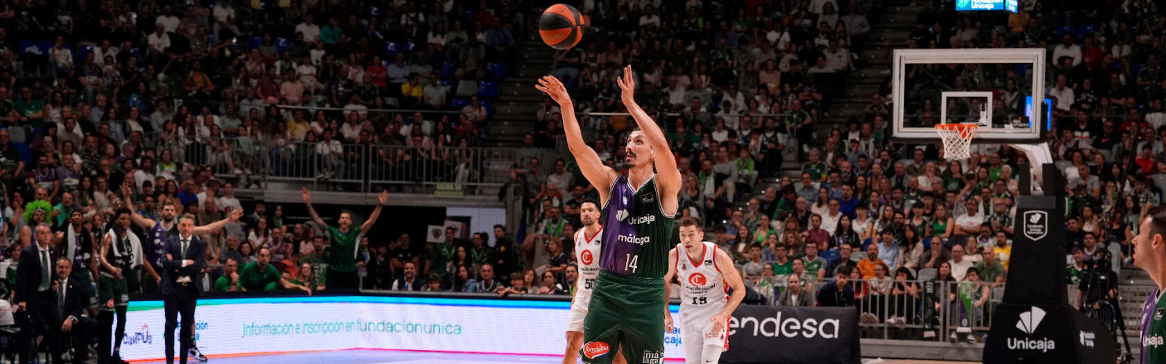 Nihad Djedovic lanza un triple