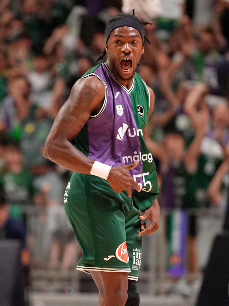 Kendrick Perry celebra una acción del partido