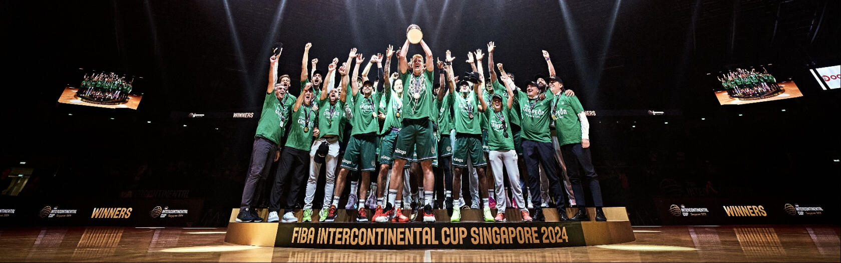 El Unicaja alza el título de campeón de la Copa FIBA Intercontinental