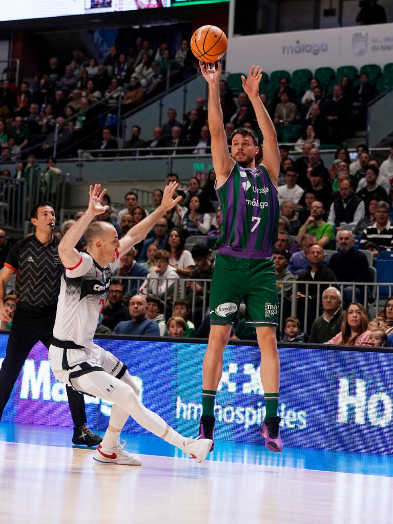 Jonathan Barreiro lanza ante Rouselle
