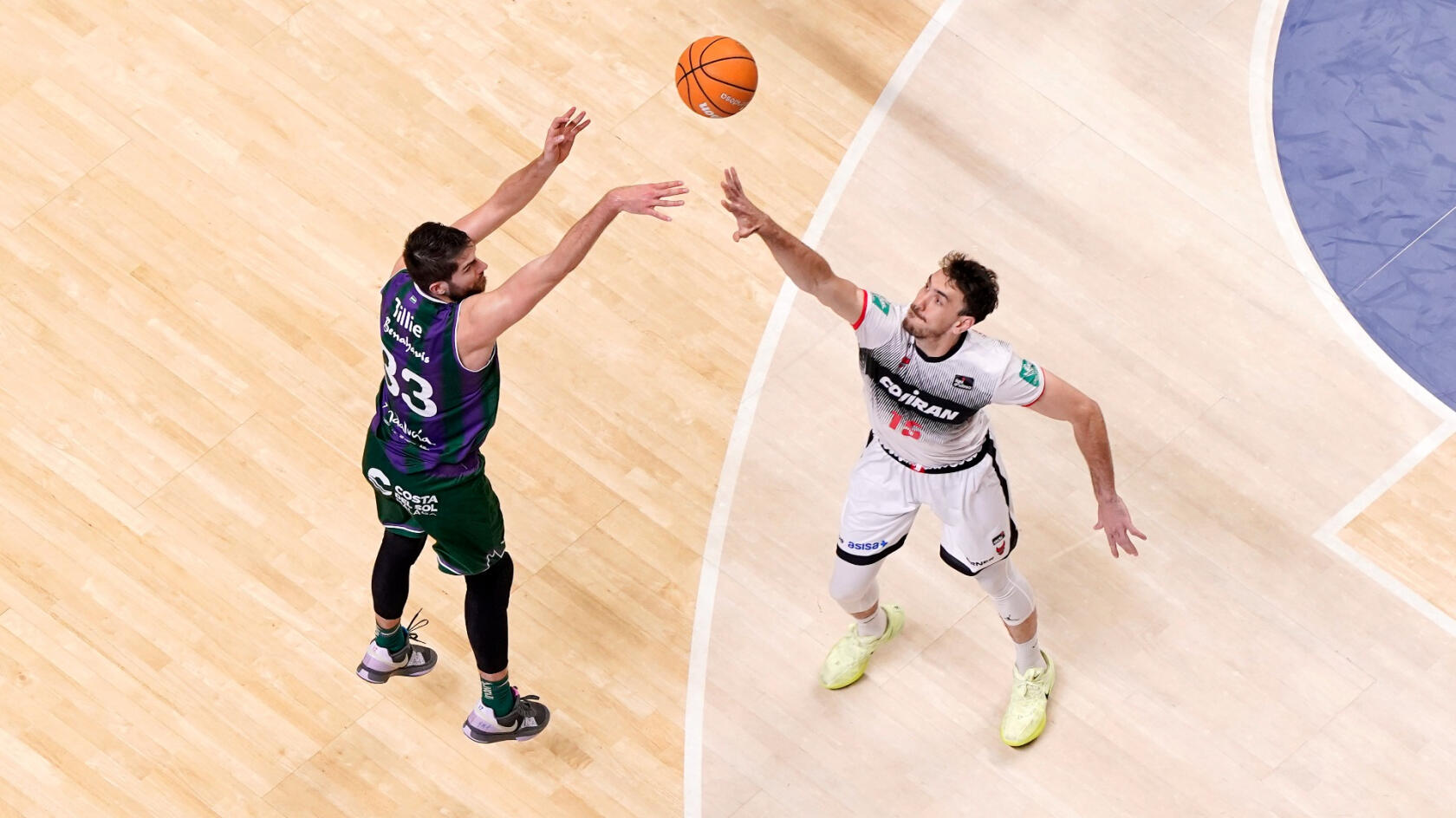 Comeback from the perimeter to win the Andalusian derby (95-78)