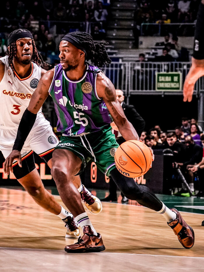Kendrick Perry bota ante Wallace