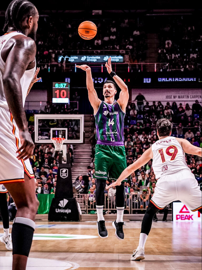 Nihad Djedovic lanza de tres
