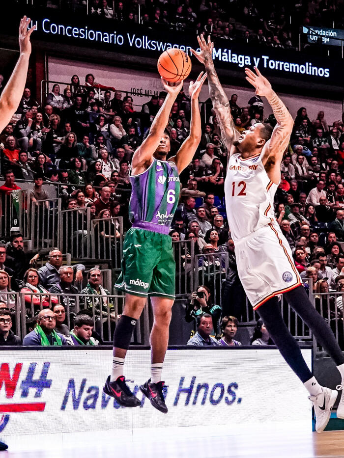 Kameron Taylor lanza ante Palmer