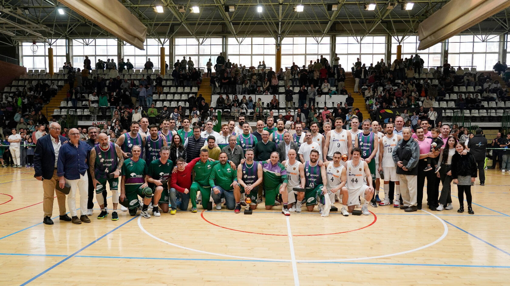 Fiesta de leyendas en el Trofeo Pollinica