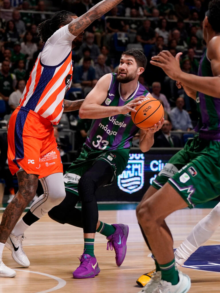 Killian Tillie ante Thompkins