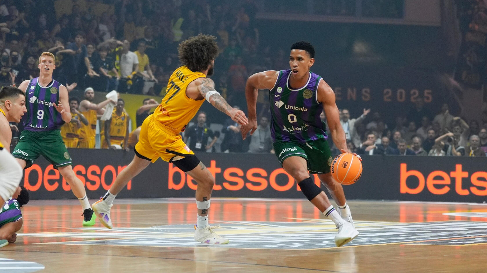Unicaja freezes Greek hell and will play in the BCL final (65-71)