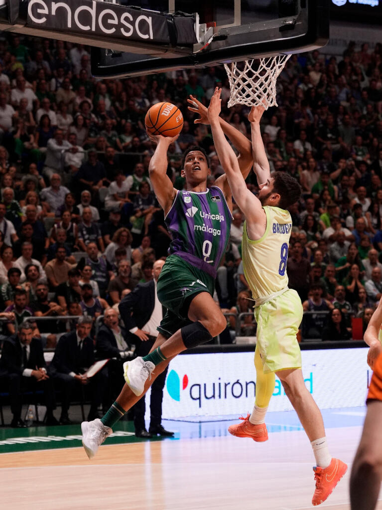 Tyson Pérez lanza ante Brizuela