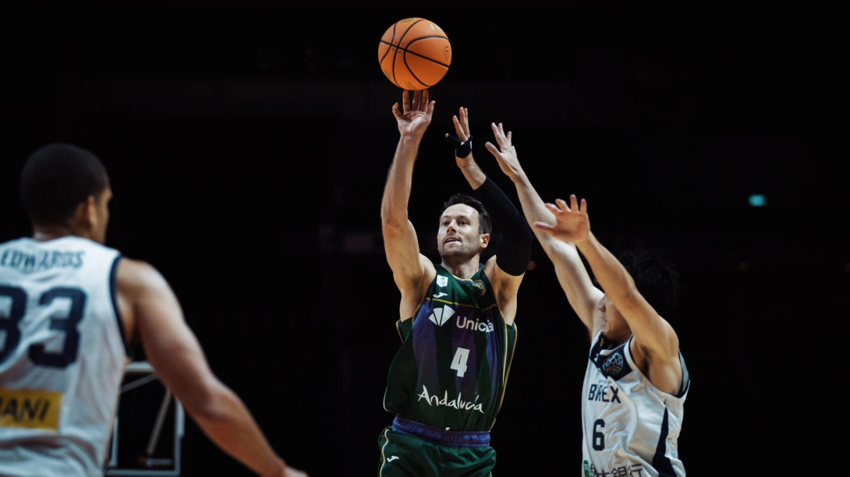 Victoria y billete para la final de la Copa FIBA Intercontinental (68-97)