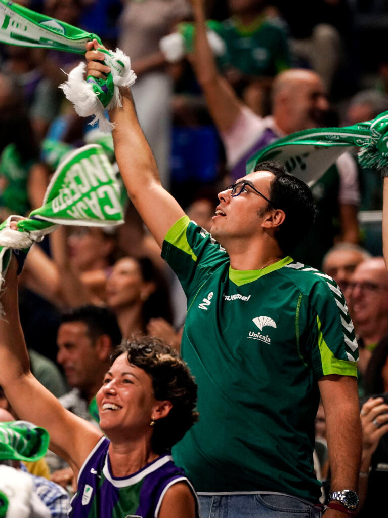 La afición disfrutando con su equipo