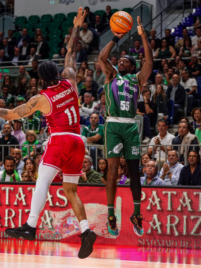 Kendrick Perry lanza ante Livingston