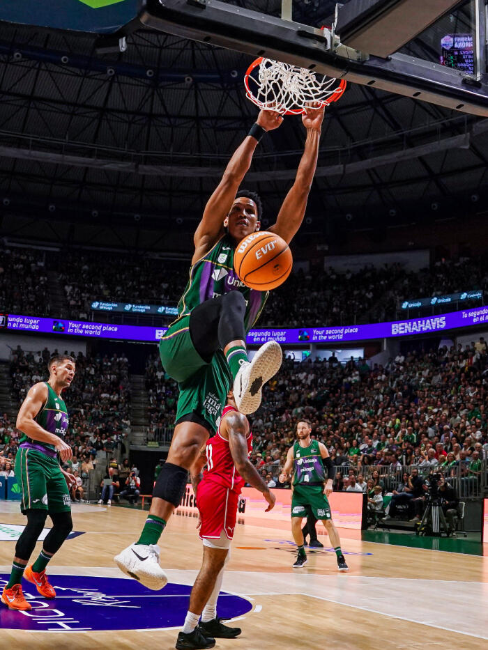 Tyson Pérez realiza un mate