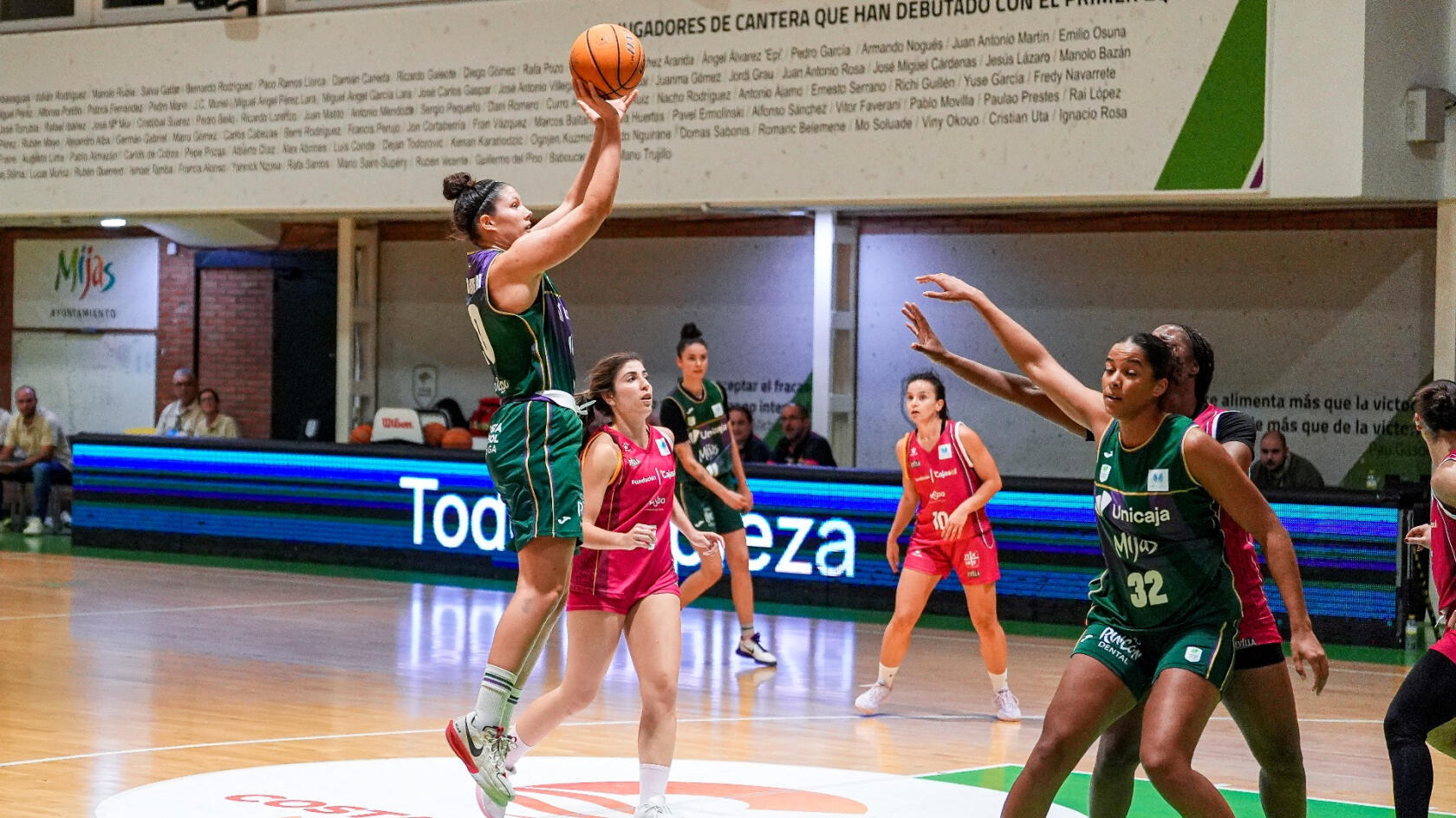 Unicaja Mijas continues its winning streak at Martín Urbano (100-59)