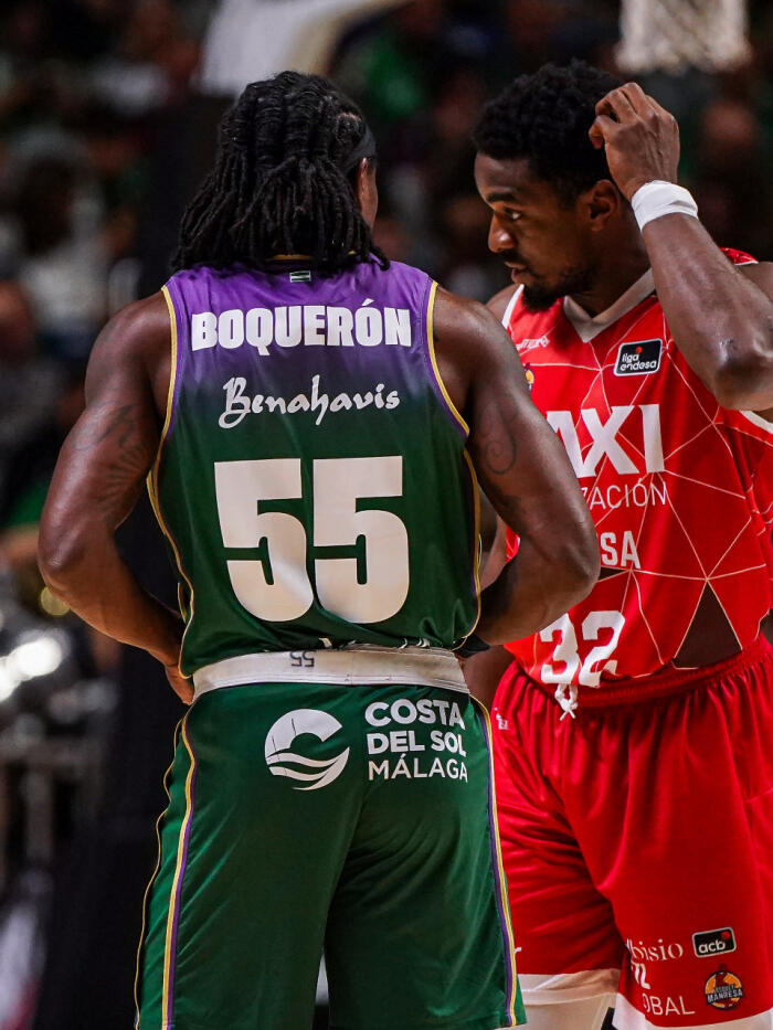 Kendrick Perry con su nombre cambiado para el día de hoy