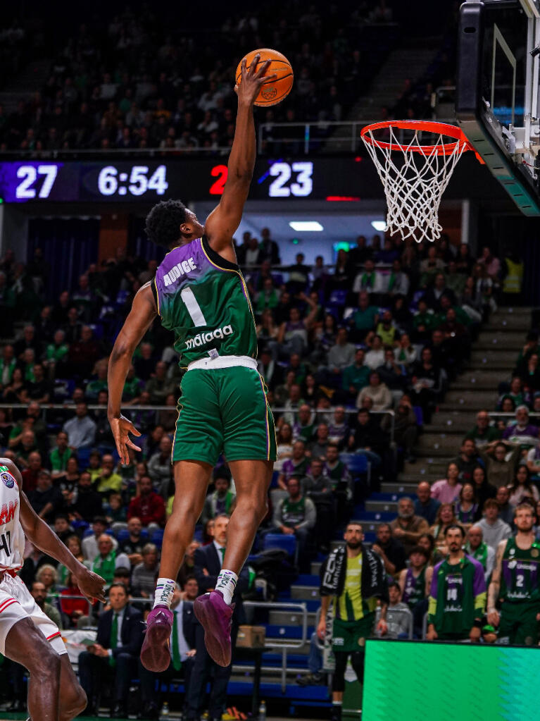 Chase Audige a punto de realizar un mate en contraataque