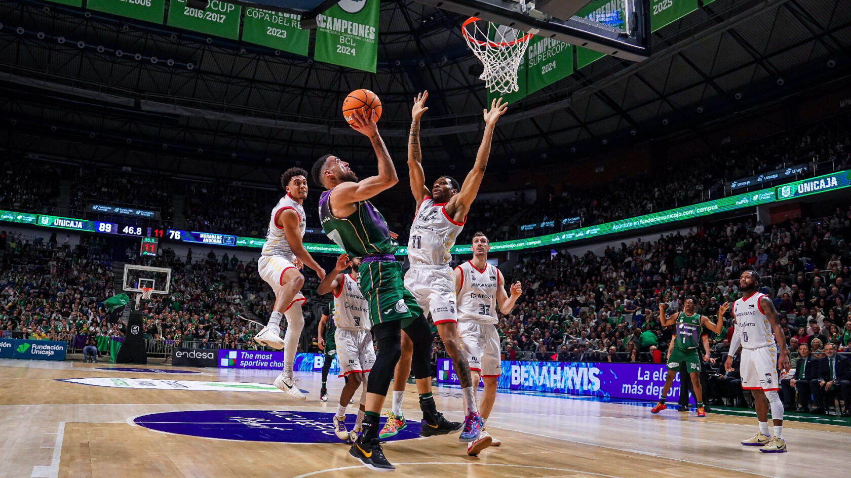 Un gran &uacute;ltimo cuarto le da el triunfo al Unicaja ante un correoso MoraBanc Andorra (91-79)