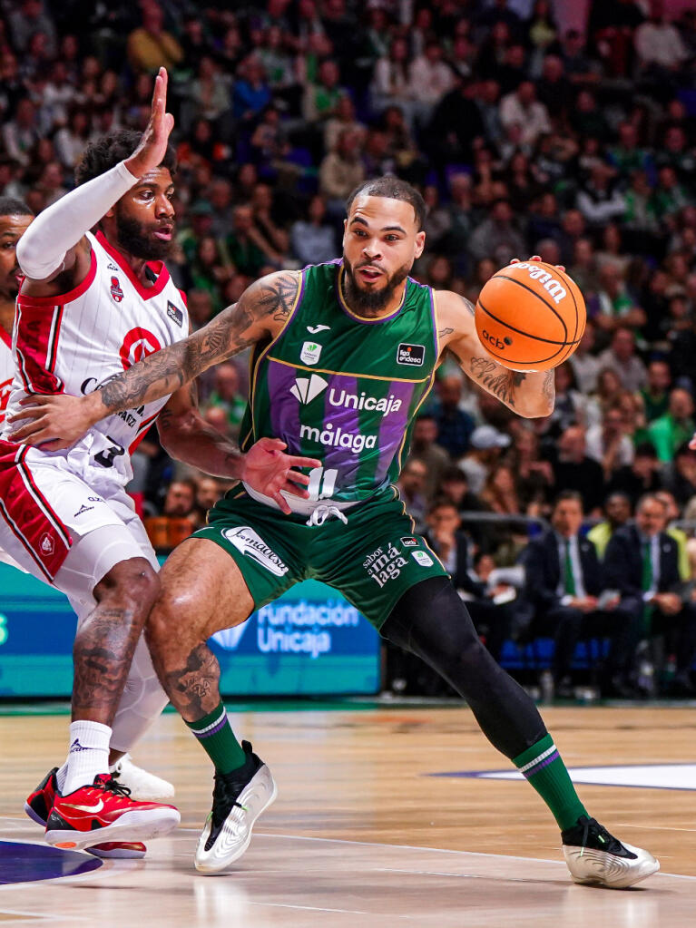 Justin Cobbs defendido por Wright-Foreman