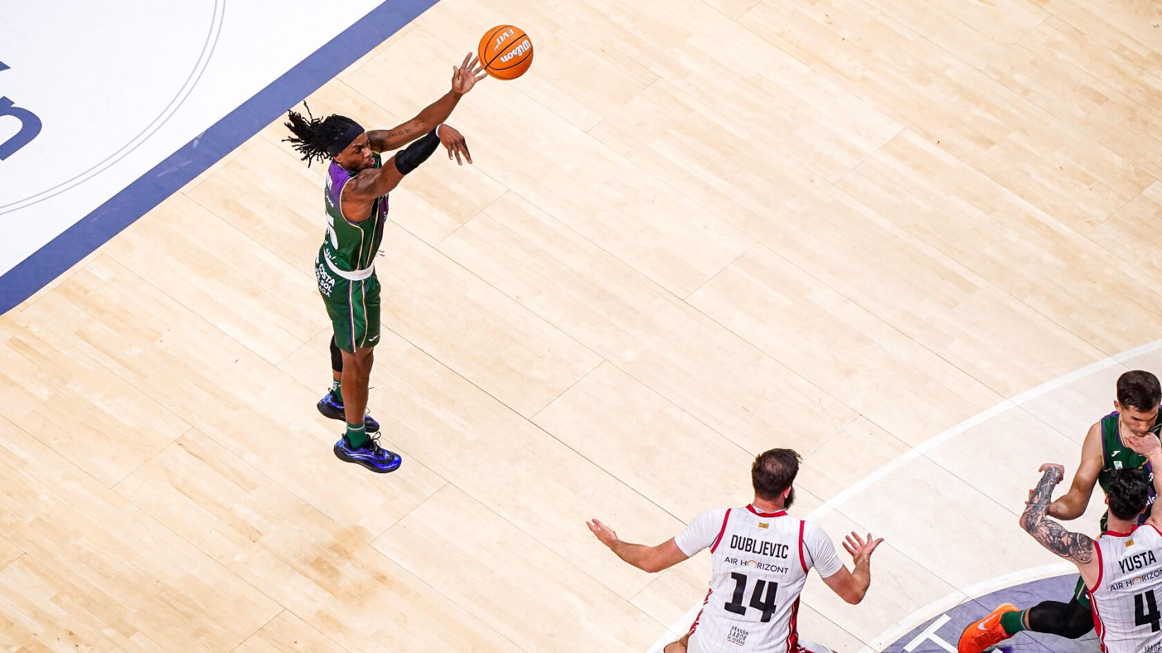 Unicaja flies with three-pointers against Casademont Zaragoza (112-89)