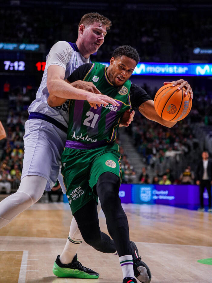 Augustin Rubit defendido por Simon Birgander