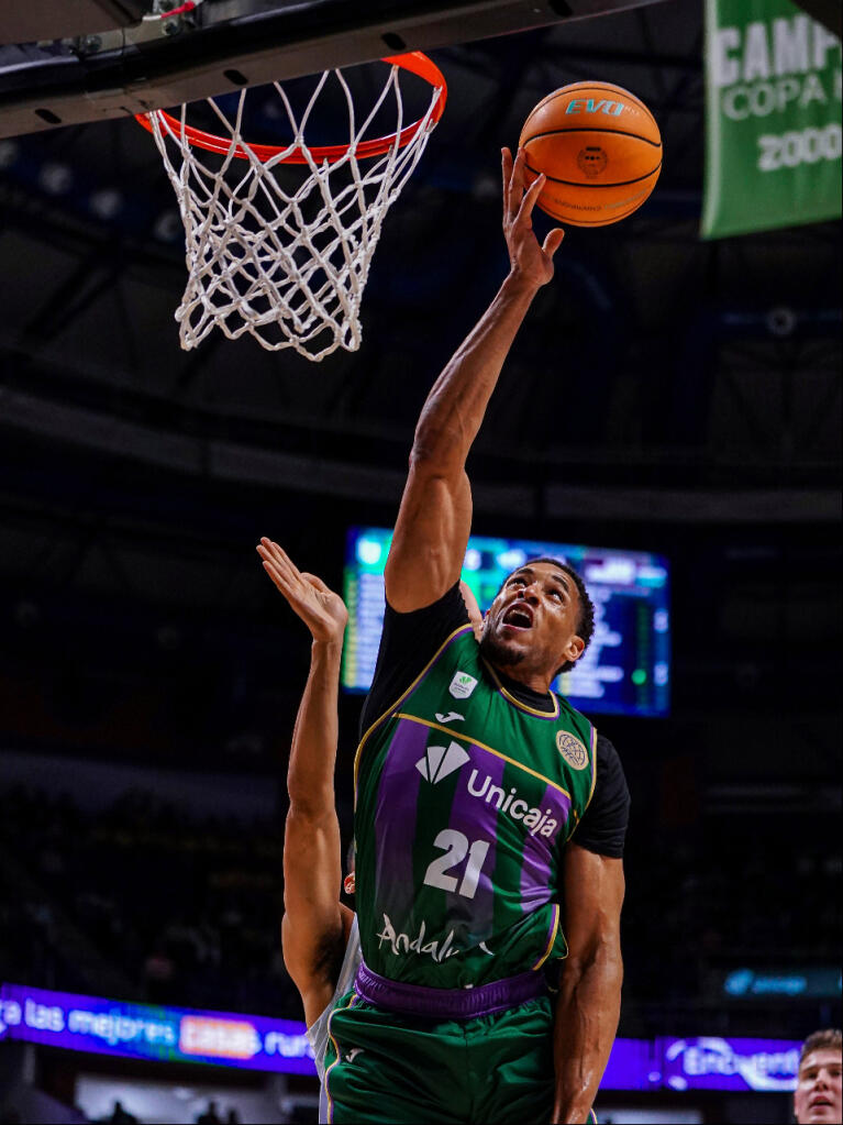 Augustin Rubit finaliza una jugada