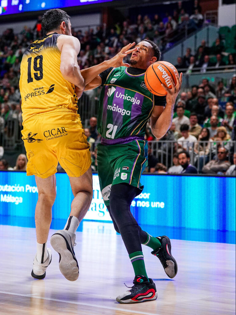 Augustin Rubit defendido por Shermadini