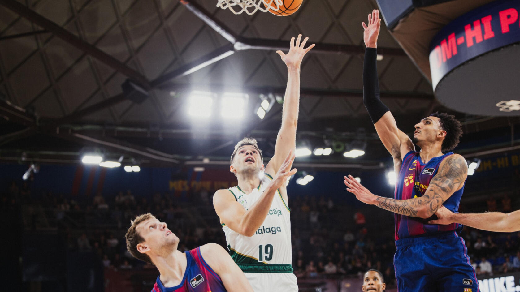 Unicaja puts up a fight at the Palau Blaugrana (97-91)