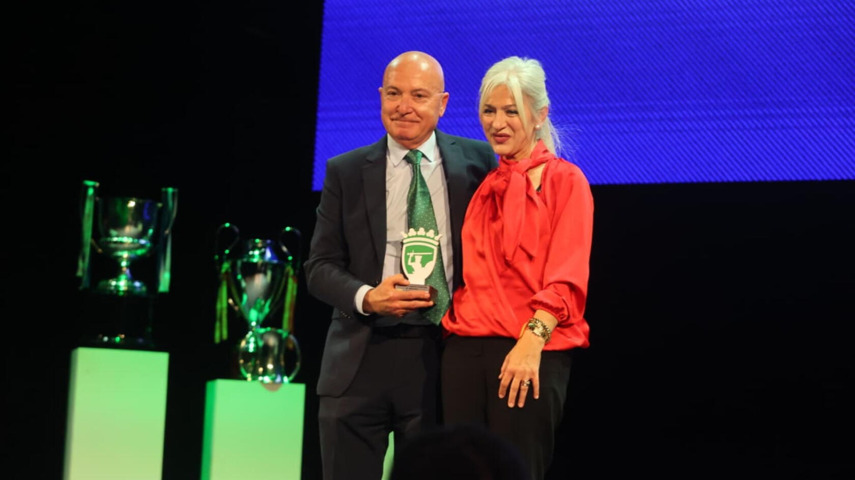 Unicaja Baloncesto and Ibon Navarro honored by Andalusian Sports Journalists
