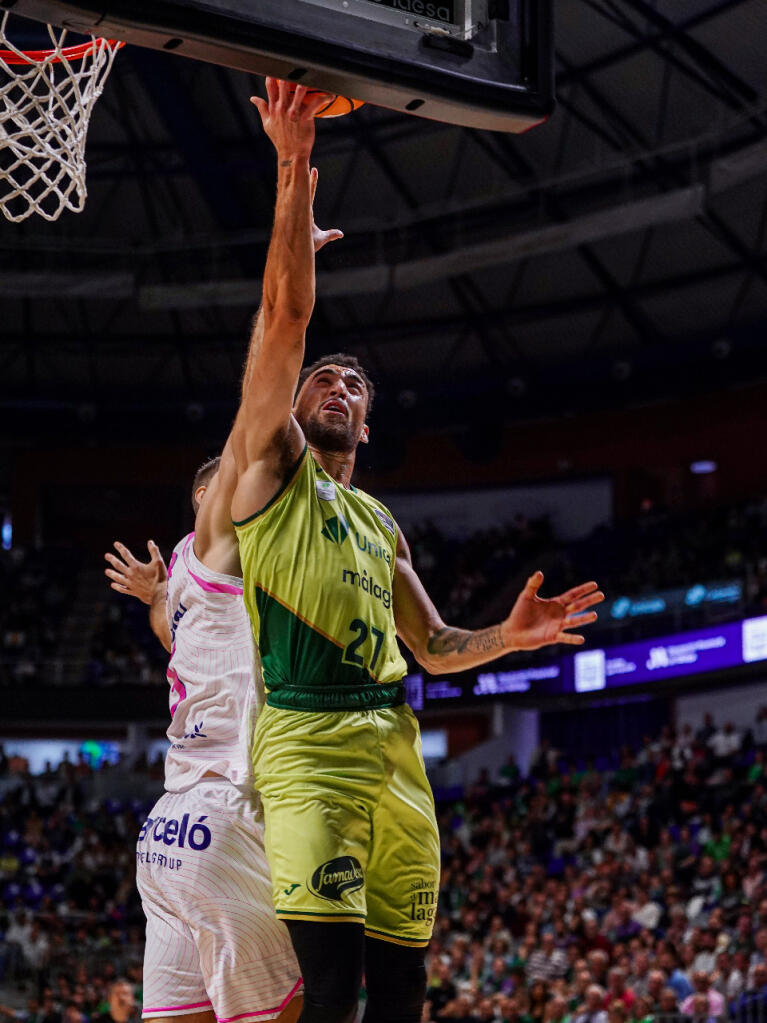 Chris Duarte finaliza con bandeja