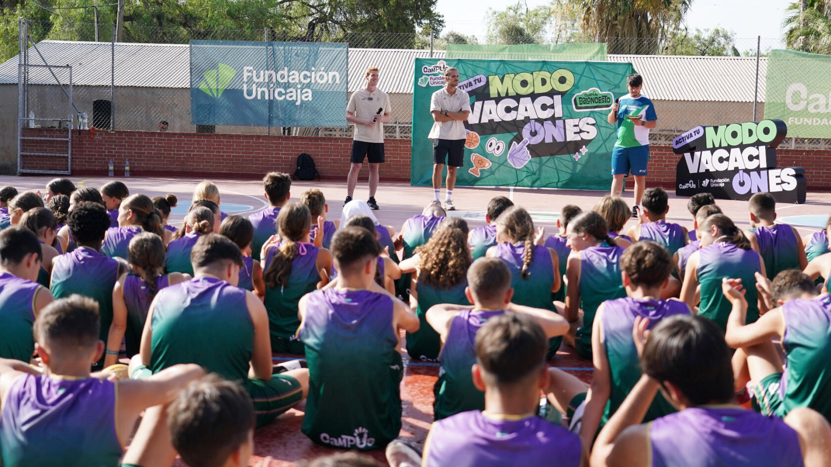 Alberto D&iacute;az y Javier P&eacute;rez de los Reyes visitan el Campus de Baloncesto Fundaci&oacute;n Unicaja