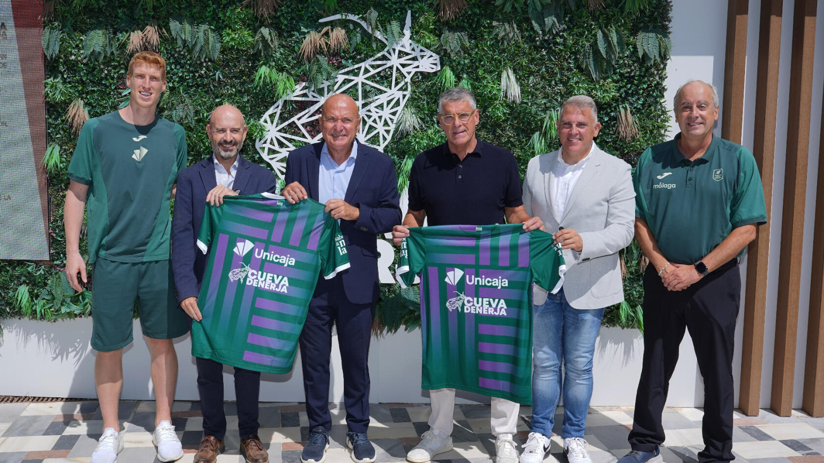 Unicaja holds team-building event at the Nerja cave